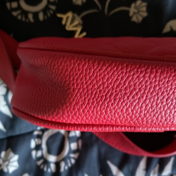 Marc New York Andrew Marc Red Quilted Faux Leather Waist Belt Bag 8.5"W x 6"H - Picture 5 of 6